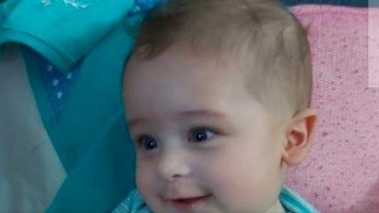 El bebé milagroso que venció al coronavirus tras pasar 32 días en coma