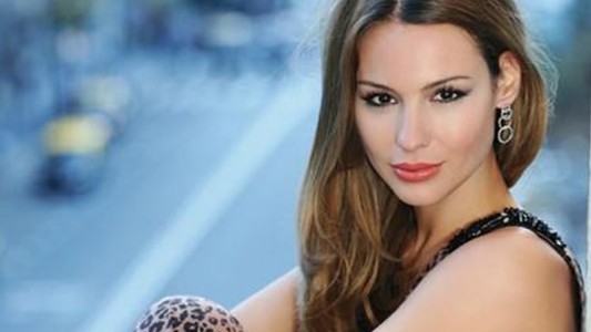Con un video inédito, Pampita abrió su canal de Youtube