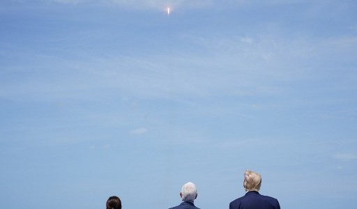 SapceX: "Nadie hace esto como nosotros", dice Donald Trump