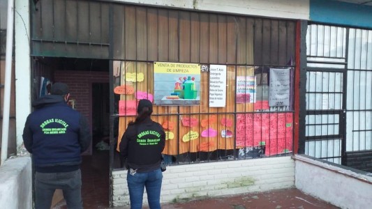 Local de artículos de limpieza vendía "alcohol en gel fuerte" pero en realidad era cocaína