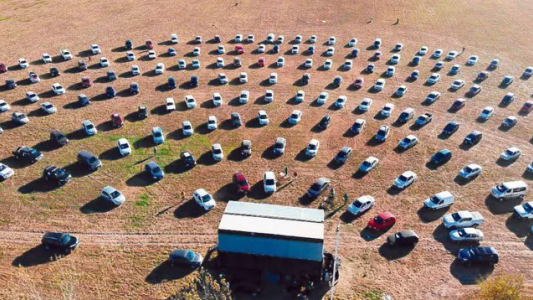 Celebran una auto-misa que rompió la cuarentena