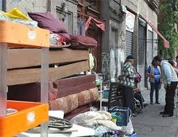 Mudanzas y desalojos: los problemas más denunciados en la Defensoría bonaerense