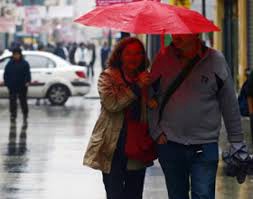 Lluvias por la mañana, vientos fuertes por la tarde y baja sensación térmica