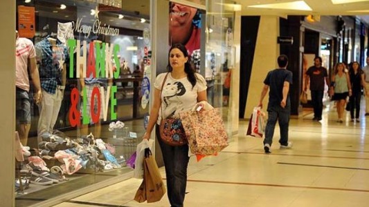 Abren los shoppings en Rosario, sin cines ni patio de comidas