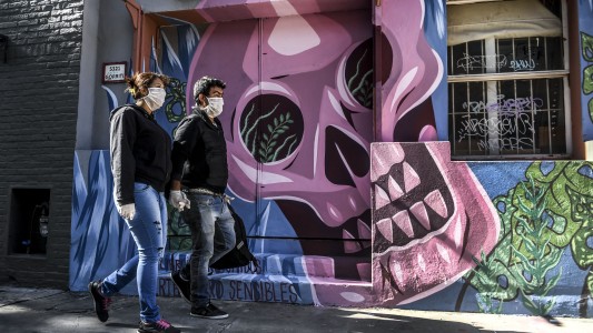 Los científicos empiezan a generar consenso en cómo se contagia el coronavirus