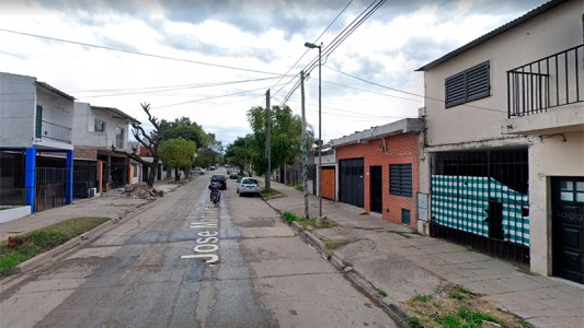 Había cometido dos robos en Paraná y quedó enganchado en la reja de una casa