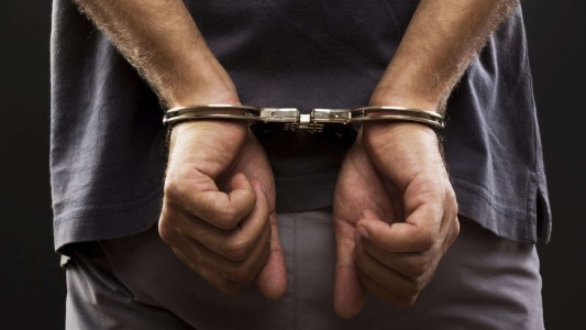 Condenado a 10 años de cárcel por embaraza a su hija adolescente y obligarla a abortar