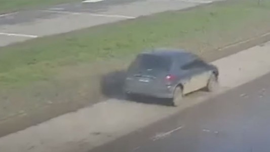 Un comisario de a bordo entró a Necochea escondido en el baúl de un auto