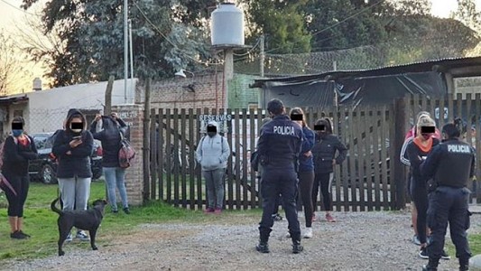 16 demorados por jugar al fútbol y comer asado en Pilar