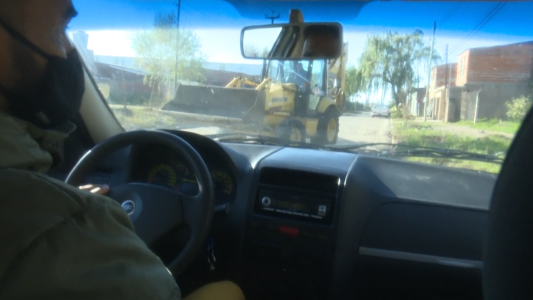 Atacaron a un equipo de Telefe Santa Fe con una pala mecánica: "fue una amenaza directa"