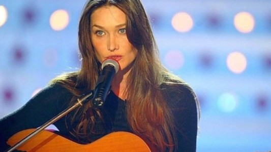 El regreso de Carla Bruni: primer tema original en 7 años