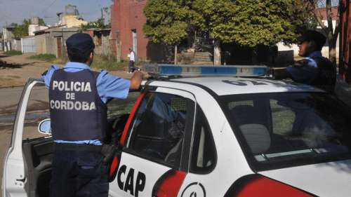 Horror en Córdoba: Ladrón entró a reunión familiar, robó pertenencias y violó a una joven