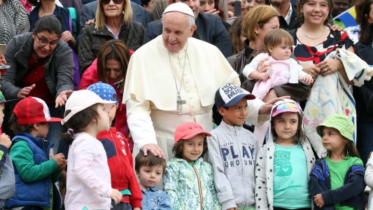 Papa Francisco: "Para divertirse hace falta estar juntos, con los amigos"