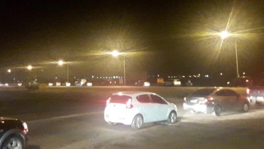 Cientos de autos salieron a las rutas de Corrientes, tras habilitar el turismo interno