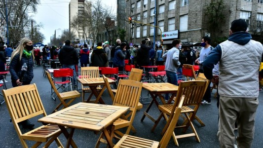 Mar del Plata arranca hoy "prueba piloto" con bares de 7 a 19