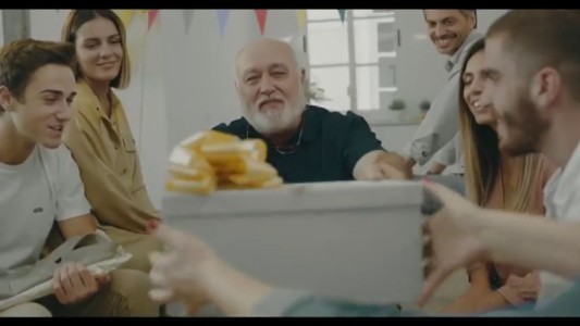 "El último regalo": El spot que advierte al mundo sobre la reuniones familiares