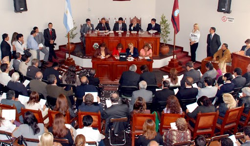 Investigan a los concejales salteños que habrían accedido al IFE