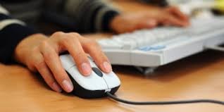 Recibirán computadoras los hijos de encargados de edificios que hayan comenzado el secundario