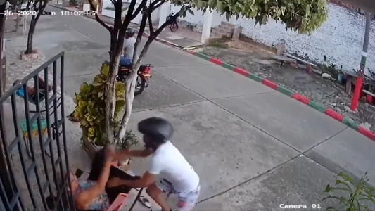 Quisieron robarle a una anciana y debieron huir corriendo