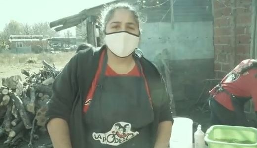 La Matanza: una mujer entrega semillas y plantines a sus vecinos para que cultiven sus propias verduras