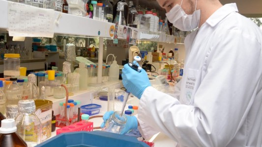 Un laboratorio indio sostiene que la tercera dosis de vacuna anticovid es "contraria a la ética"