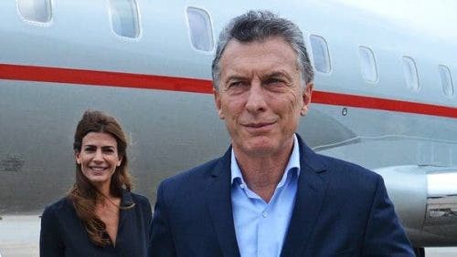 Mauricio Macri viaja a París con su familia