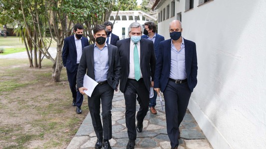 Advierten que las reuniones sociales tendrán una "responsabilidad penal"