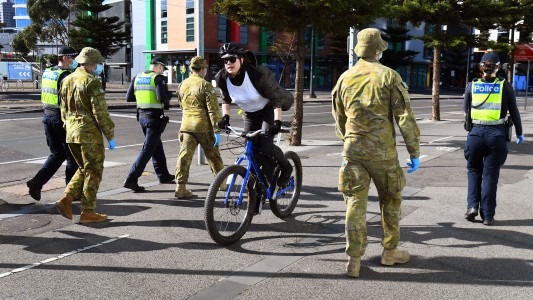 Coronavirus en Australia: toque de queda en Melbourne y estado de desastre en Victoria por rebrotes