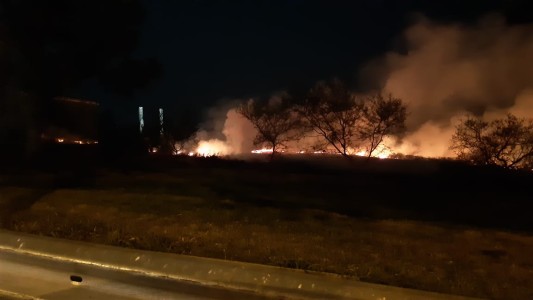 Incendios: ¡hasta el Museo de la Constitución en peligro!