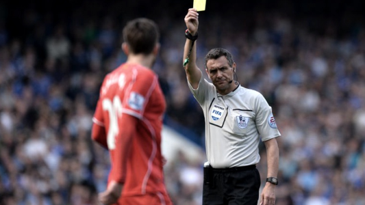 Premier League: Los árbitros podrán sancionar a los jugadores que tosan deliberadamente