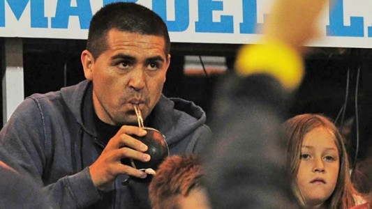 Operaron a Juan Román Riquelme de una rodilla