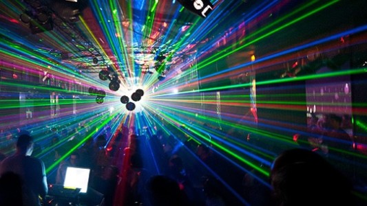 En medio de la pandemia, reaparecieron las fiestas clandestinas "free party"