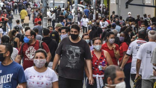 Repunte de coronavirus en Brasil: confirman más de 56.000 casos y casi 1.500 muertos en las últimas 24 horas