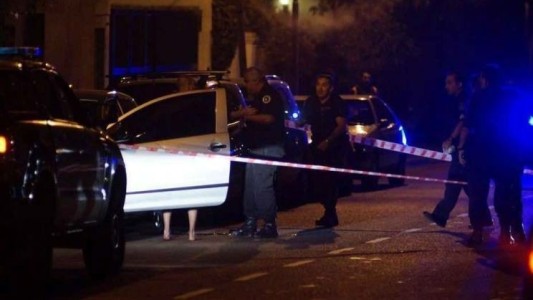 Balean en una pierna a un policía durante un intento de robo en González Catán