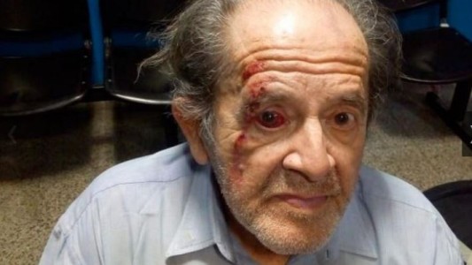 Empleado de seguridad golpeó a un jubilado por no acomodar el carrito del supermercado