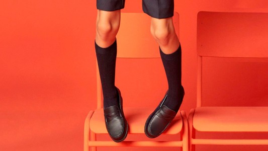 "Vuelta al cole": retiran el afiche de una polémica campaña de venta de ropa