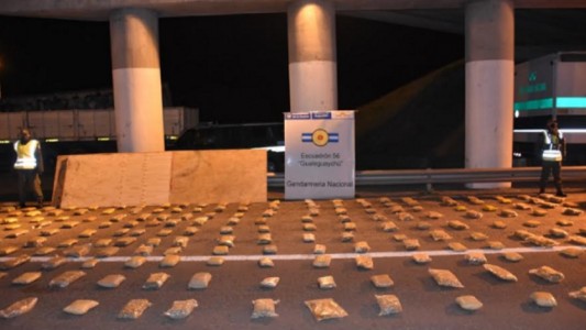 Interceptan en Entre Ríos un camión con más de 124 kilos de marihuana y cocaína