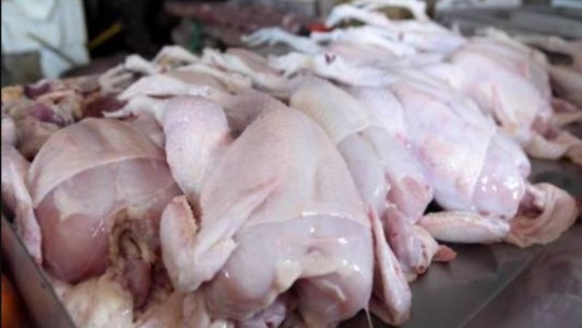 China asegura que detectó coronavirus en pollos importados de Brasil