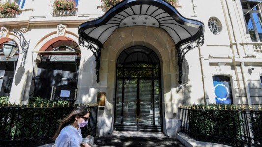 París es considerado zona de riesgo de circulación del coronavirus: el Gobierno prohibió las reuniones de más de 10 personas