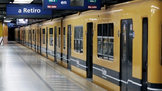 Línea C: Metrovías acusa un paro y el gremio asegura que la empresa frenó el servicio