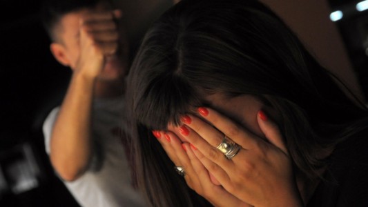 Golpeó a su pareja para provocarle un aborto: lo condenaron a 4 años de prisión