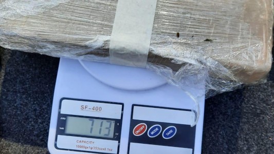 Detuvieron a dos hombres con más de un kilo de marihuana en Barracas