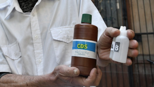 La ANMAT da de baja más de 400 publicaciones en las que se vendía dióxido de cloro por internet