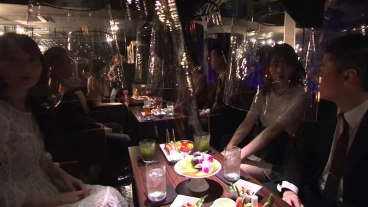 El restaurant con "conos del silencio" para evitar con contagios