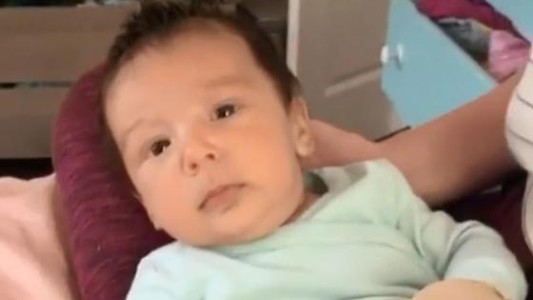 El bebé de 10 semanas que dice "te amo" y la rompe en TikTok