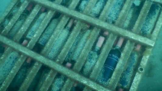 Inauguraron en Las Grutas la primera bodega submarina del país