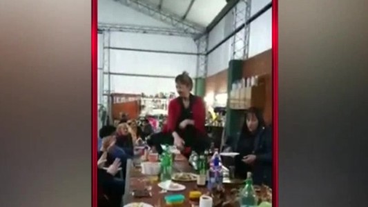 Video documento: denuncian que médicos fueron a una fiesta clandestina en San Luis