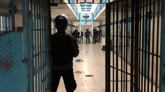 Violó a una mujer en 2012 y desde la cárcel extorsionaba a otra con fotos y videos íntimos