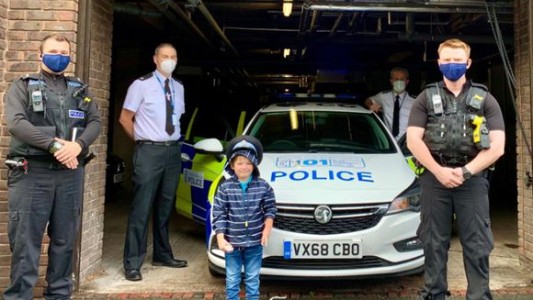 El nene que salvó la vida de su madre gracias a uno de sus juguetes