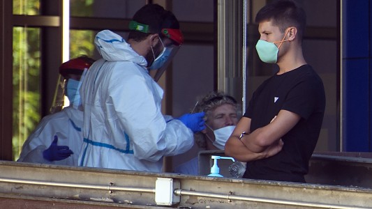 Por primera vez en un año, Madrid registró un día sin muertos por coronavirus: "Nos queda poco, seamos prudentes"